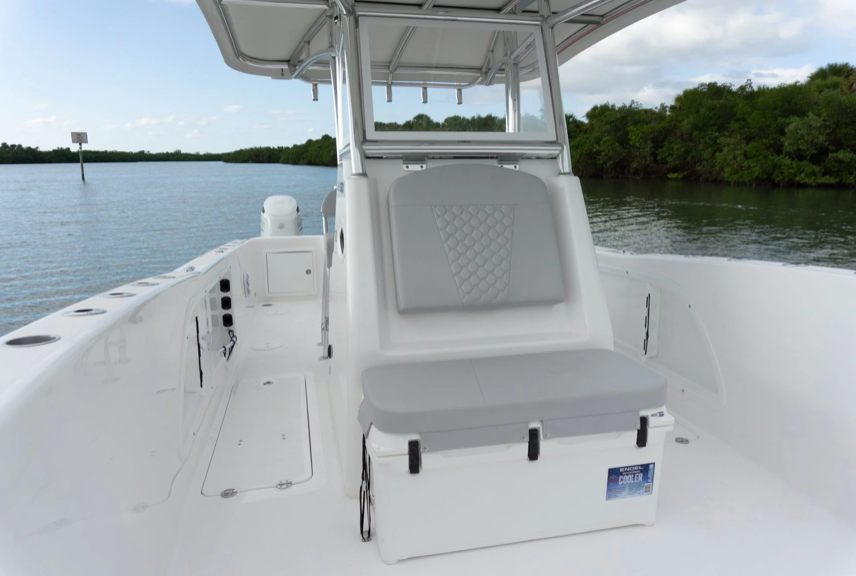 Twin Vee 280 STX Center Console